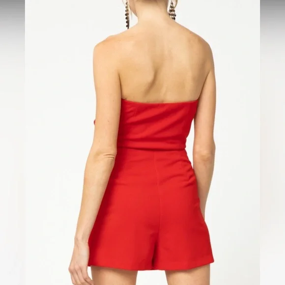 Entro red strapless ruffle detailed romper size small, NWT - Picture 2 of 7